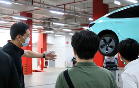 線上線下全域聯(lián)動(dòng) 特斯拉開(kāi)創(chuàng)汽車(chē)行業(yè)售后服務(wù)新常態(tài)